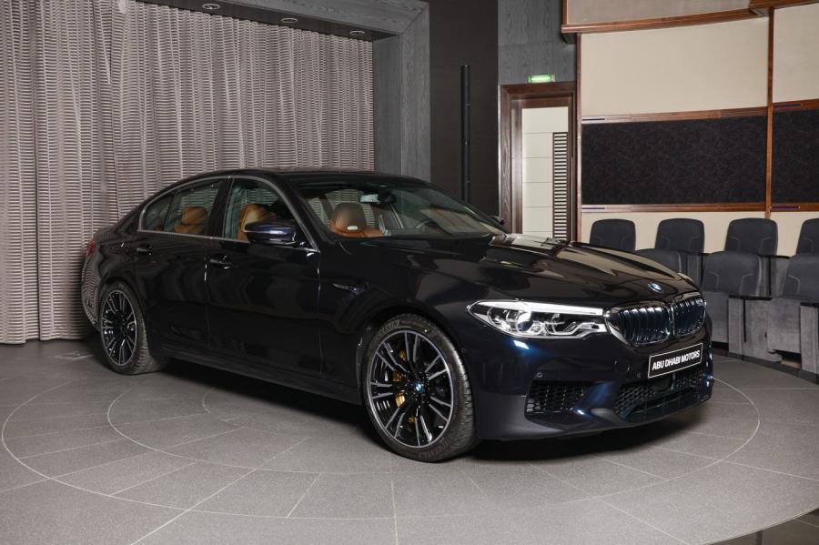  BMW M5 Azurite Black by Abu Dhabi Motors (F90) 2018 года  (фото 1 из 14)